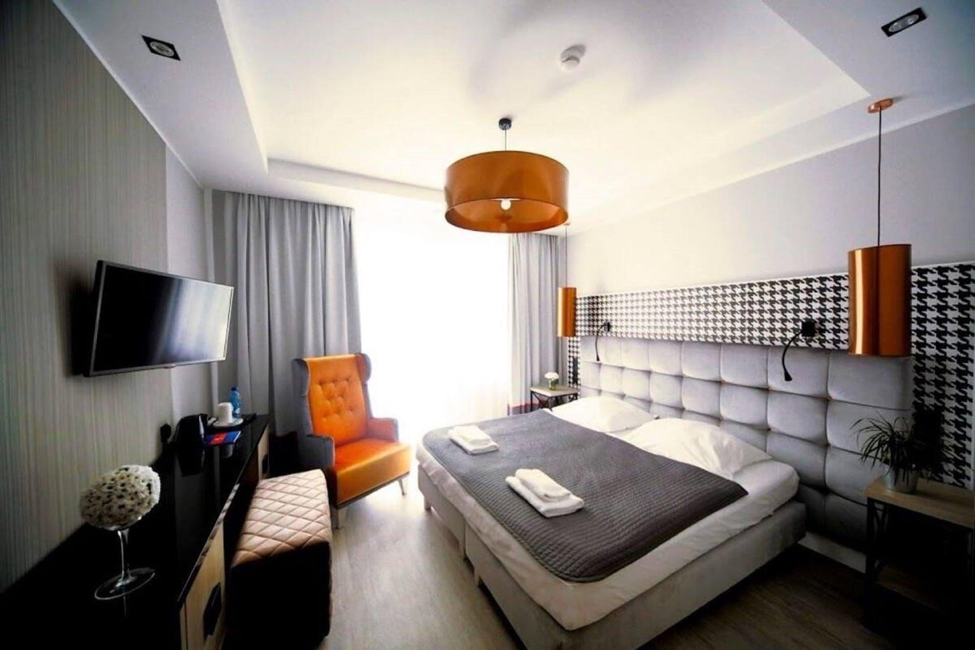 Hotel Pomaranczowa Plaza Сопот Экстерьер фото